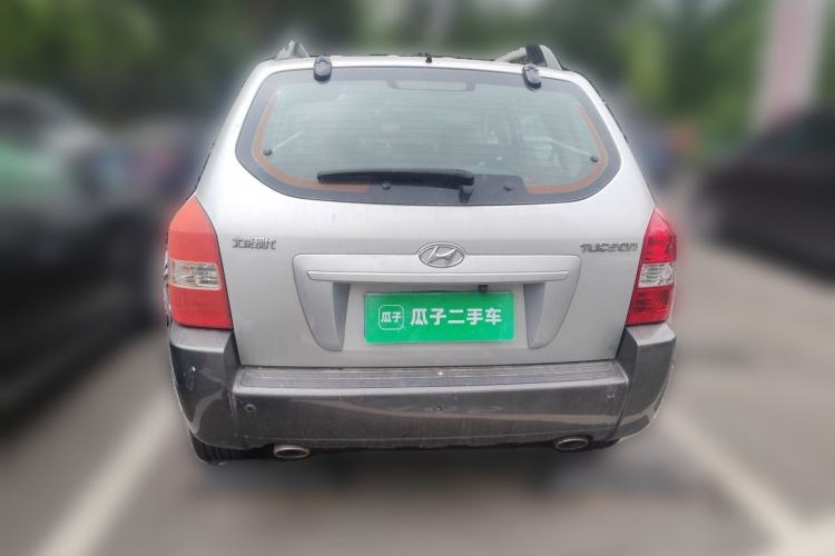 Used Hyundai Tucson 2009 2.0L Automatic Two-Wheel Drive with Sunroof Rear