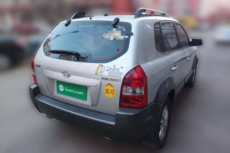 Used Hyundai Tucson 2009 2.0L Automatic Two-Wheel Drive with Sunroof Rear Right 45 Deg