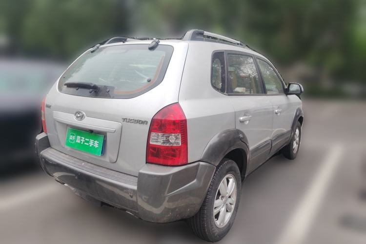 Used Hyundai Tucson 2009 2.0L Automatic Two-Wheel Drive with Sunroof Rear Right 45 Deg