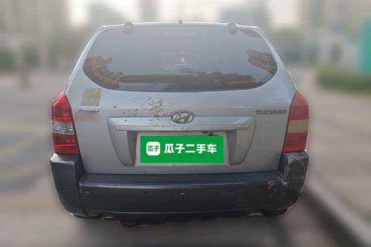 Used Hyundai Tucson 2009 2.0L Manual Two-Wheel Drive Fashion Edition Rear