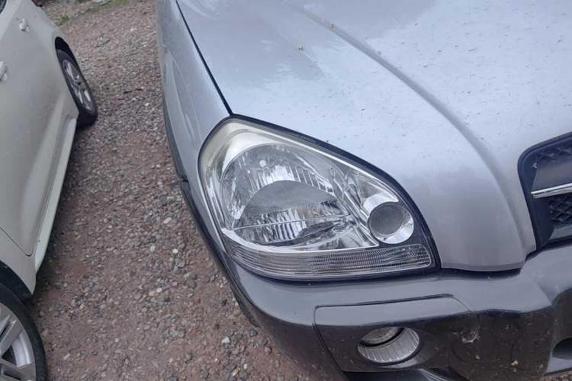 Used Hyundai Tucson 2009 2.0L Automatic Two-Wheel Drive with Sunroof Right Front Headlight