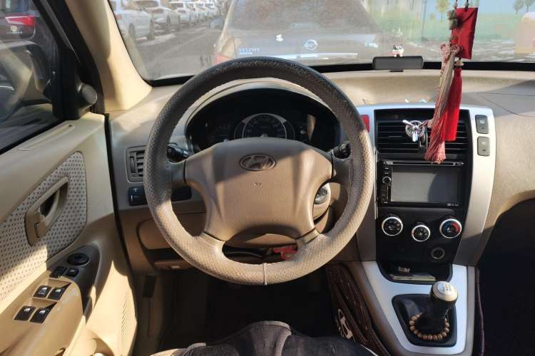 Used Hyundai Tucson 2009 2.0L Manual Two-Wheel Drive Fashion Edition Steering Wheel