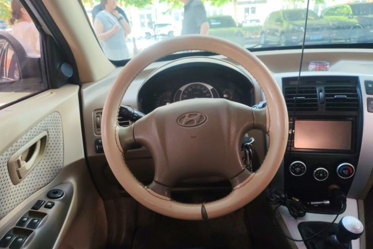 Used Hyundai Tucson 2009 2.0L Manual Two-Wheel Drive Fashion Edition Steering Wheel