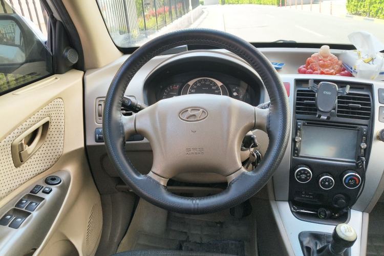 Used Hyundai Tucson 2009 2.0L Manual Two-Wheel Drive Fashion Edition Steering Wheel