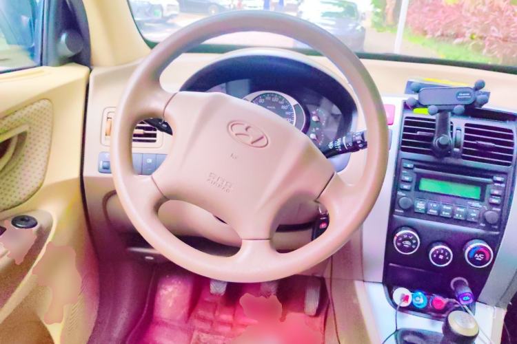 Used Hyundai Tucson 2009 2.0L Manual Two-Wheel Drive Fashion Edition Steering Wheel