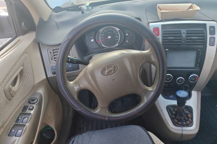 Used Hyundai Tucson 2009 2.0L Manual Two-Wheel Drive Fashion Edition Steering Wheel
