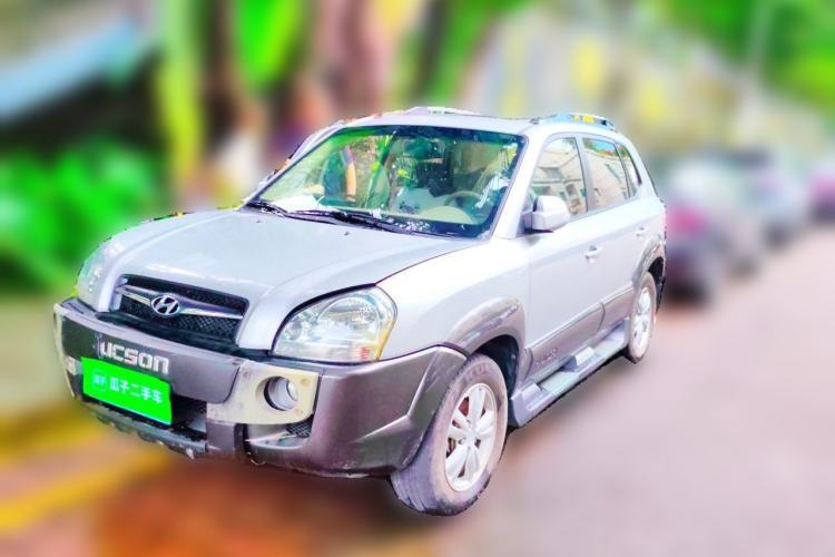 Used Hyundai Tucson 2009 2.0L Manual Two-Wheel Drive Fashion Edition Guazi used car, China used car export, Used car for sale, Used cars, Cheapest cars for sale