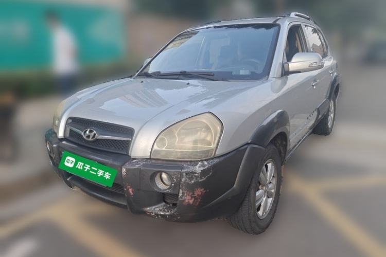 Used Hyundai Tucson 2009 2.0L Manual Two-Wheel Drive Fashion Edition Guazi used car, China used car export, Used car for sale, Used  cars, Cheapest cars for sale