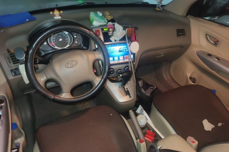 Used Hyundai Tucson 2009 2.0L Automatic Two-Wheel Drive with Sunroof Center Console