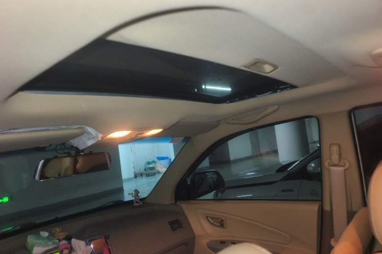 Used Hyundai Tucson 2009 2.0L Automatic Two-Wheel Drive with Sunroof Headliner