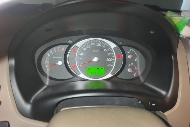 Used Hyundai Tucson 2009 2.0L Automatic Two-Wheel Drive with Sunroof Instrument Cluster