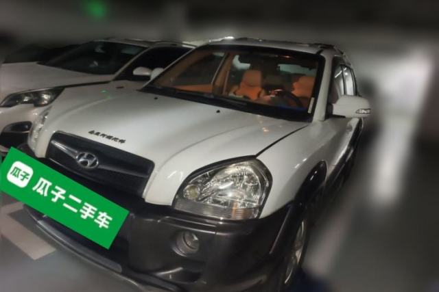 Used Hyundai Tucson 2009 2.0L Automatic Two-Wheel Drive with Sunroof