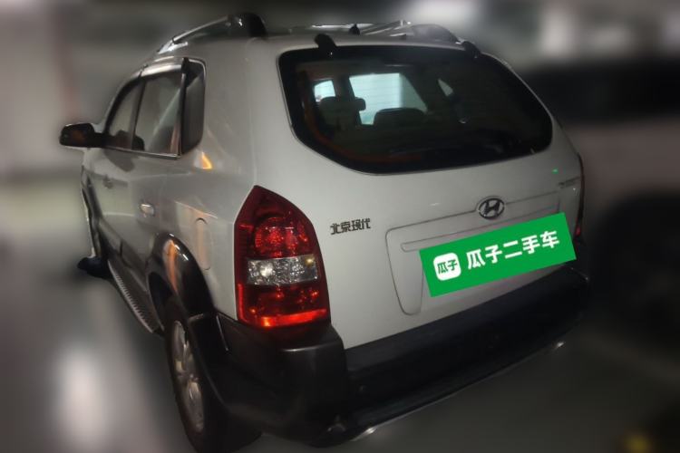 Used Hyundai Tucson 2009 2.0L Automatic Two-Wheel Drive with Sunroof Rear Left 45 Deg