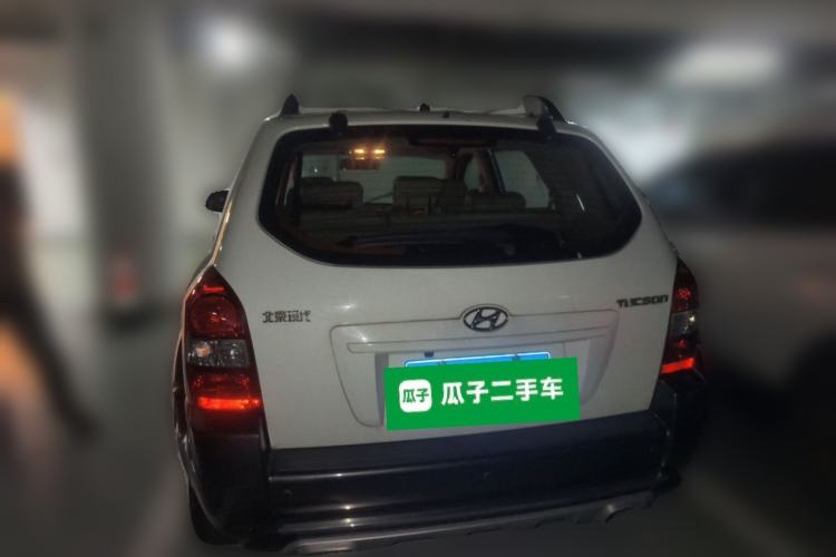 Used Hyundai Tucson 2009 2.0L Automatic Two-Wheel Drive with Sunroof Rear