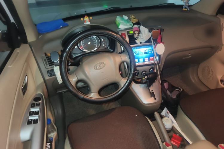Used Hyundai Tucson 2009 2.0L Automatic Two-Wheel Drive with Sunroof Steering Wheel