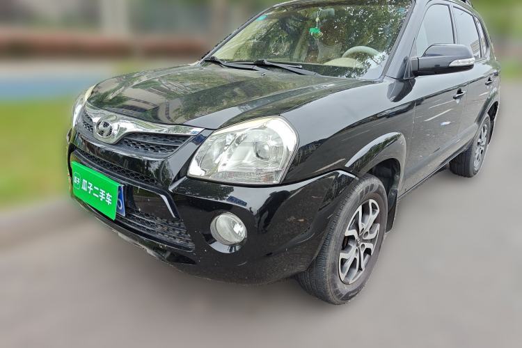 Used Hyundai Tucson 2013 2.0L Manual Two-Wheel Drive Fashion Edition Guazi used car, China used car export, Used car for sale, Used  cars, Cheapest cars for sale