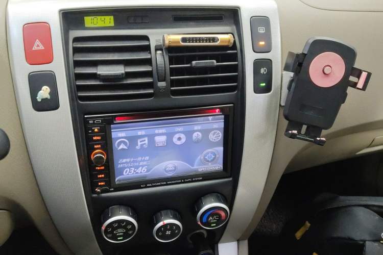 Used Hyundai Tucson 2013 2.0L Manual Two-Wheel Drive Fashion Edition Audio And AC Panel