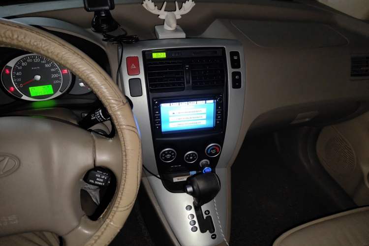 Used Hyundai Tucson 2013 2.0L Automatic Two-Wheel Drive Comfort Version Audio And AC Panel