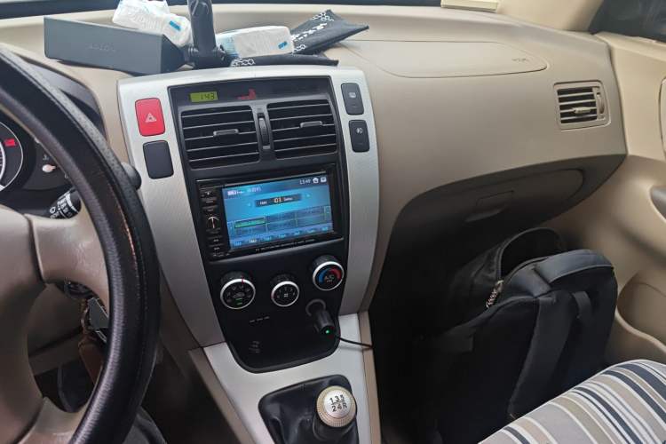 Used Hyundai Tucson 2013 2.0L Manual Two-Wheel Drive Fashion Edition Audio And AC Panel