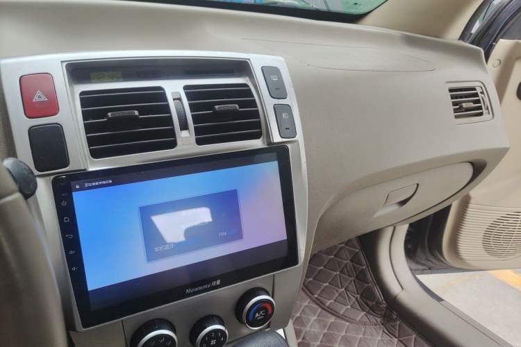 Used Hyundai Tucson 2013 2.0L Automatic Two-Wheel Drive Comfort Version Audio And AC Panel
