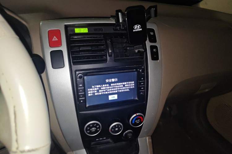 Used Hyundai Tucson 2013 2.0L Manual Two-Wheel Drive Fashion Edition Audio And AC Panel