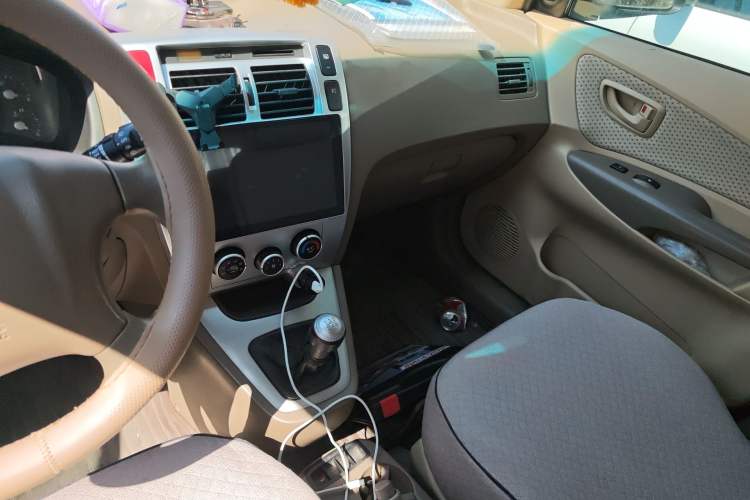 Used Hyundai Tucson 2013 2.0L Manual Two-Wheel Drive Fashion Edition Audio And AC Panel