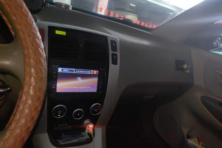Used Hyundai Tucson 2013 2.0L Manual Two-Wheel Drive Fashion Edition Audio And AC Panel
