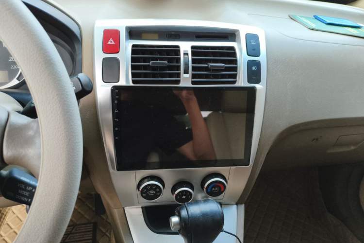 Used Hyundai Tucson 2013 2.0L Automatic Two-Wheel Drive Comfort Version Audio And AC Panel