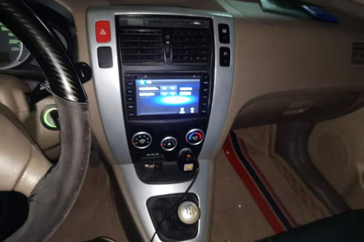 Used Hyundai Tucson 2013 2.0L Manual Two-Wheel Drive Fashion Edition Audio And AC Panel