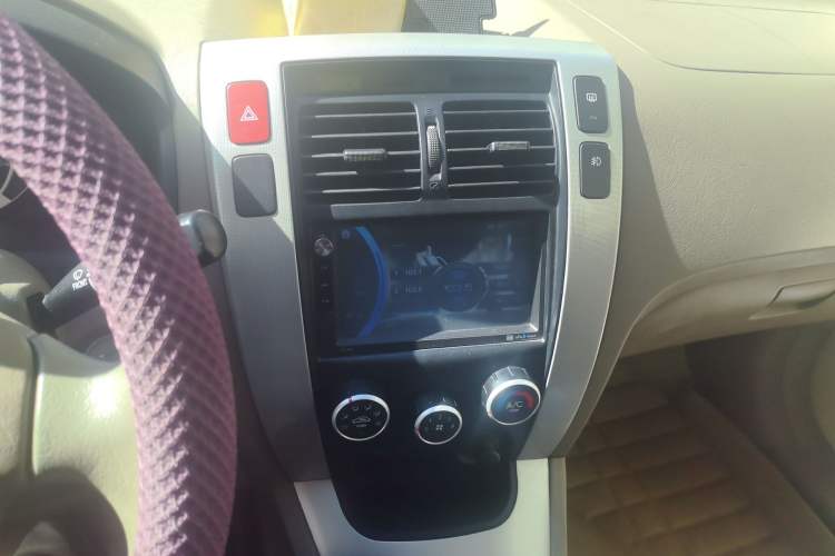 Used Hyundai Tucson 2013 2.0L Manual Two-Wheel Drive Fashion Edition Audio And AC Panel