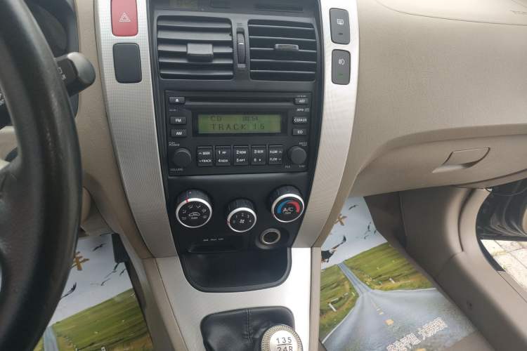 Used Hyundai Tucson 2013 2.0L Manual Two-Wheel Drive Fashion Edition Audio And AC Panel