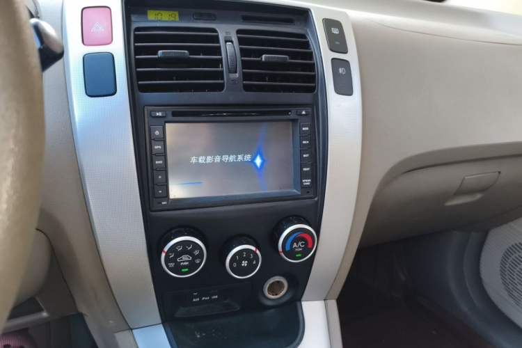 Used Hyundai Tucson 2013 2.0L Manual Two-Wheel Drive Fashion Edition Audio And AC Panel