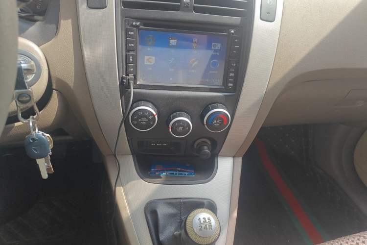 Used Hyundai Tucson 2013 2.0L Manual Two-Wheel Drive Fashion Edition Audio And AC Panel