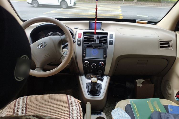 Used Hyundai Tucson 2013 2.0L Manual Two-Wheel Drive Fashion Edition Center Console