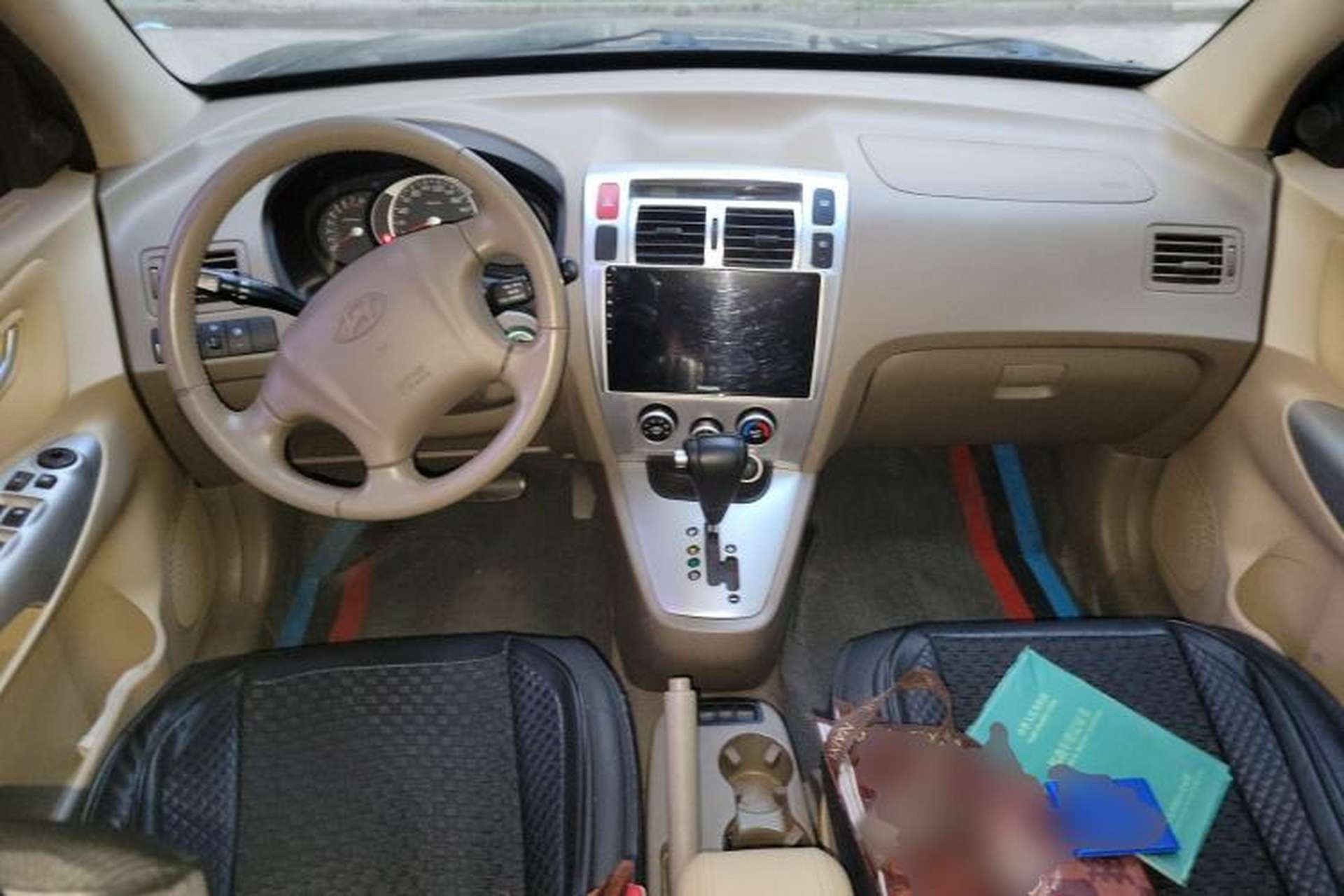 Used Hyundai Tucson 2013 2.0L Automatic Two-Wheel Drive Comfort Version Center Console