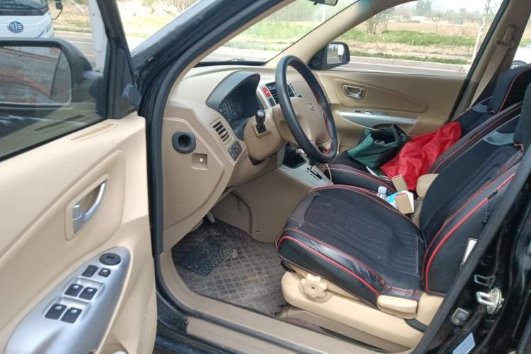 Used Hyundai Tucson 2013 2.0L Automatic Two-Wheel Drive Comfort Version Driver Seat