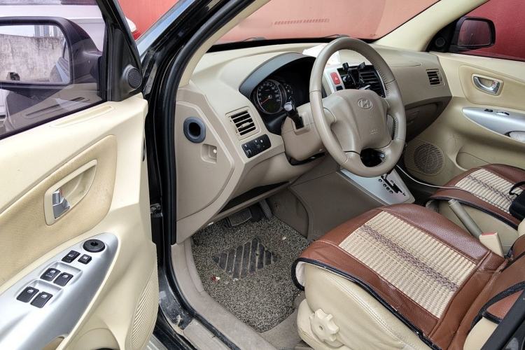 Used Hyundai Tucson 2013 2.0L Automatic Two-Wheel Drive Comfort Version Driver Seat