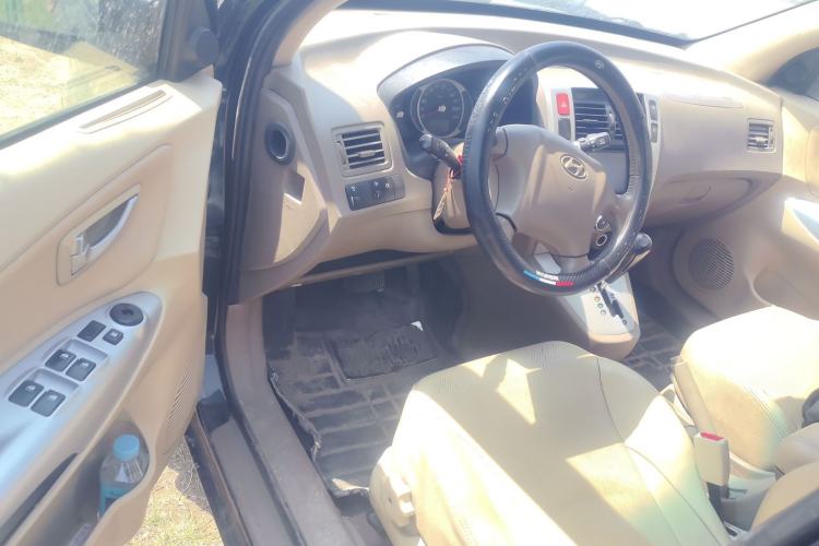 Used Hyundai Tucson 2013 2.0L Automatic Two-Wheel Drive Comfort Version Driver Seat