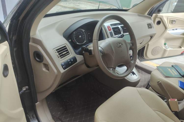 Used Hyundai Tucson 2013 2.0L Automatic Two-Wheel Drive Comfort Version Driver Seat