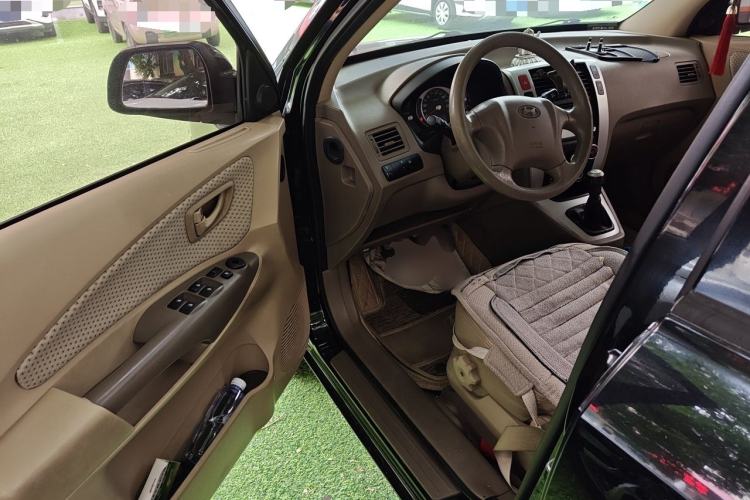 Used Hyundai Tucson 2013 2.0L Manual Two-Wheel Drive Fashion Edition Driver Seat