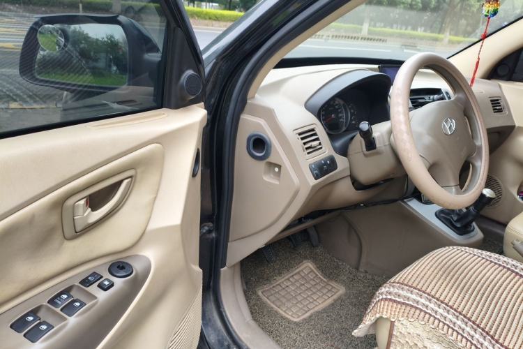 Used Hyundai Tucson 2013 2.0L Manual Two-Wheel Drive Fashion Edition Driver Seat