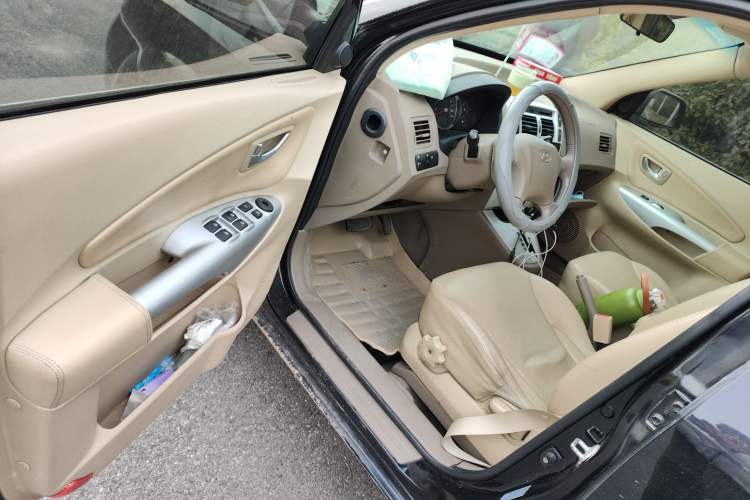 Used Hyundai Tucson 2013 2.0L Automatic Two-Wheel Drive Comfort Version Driver Seat