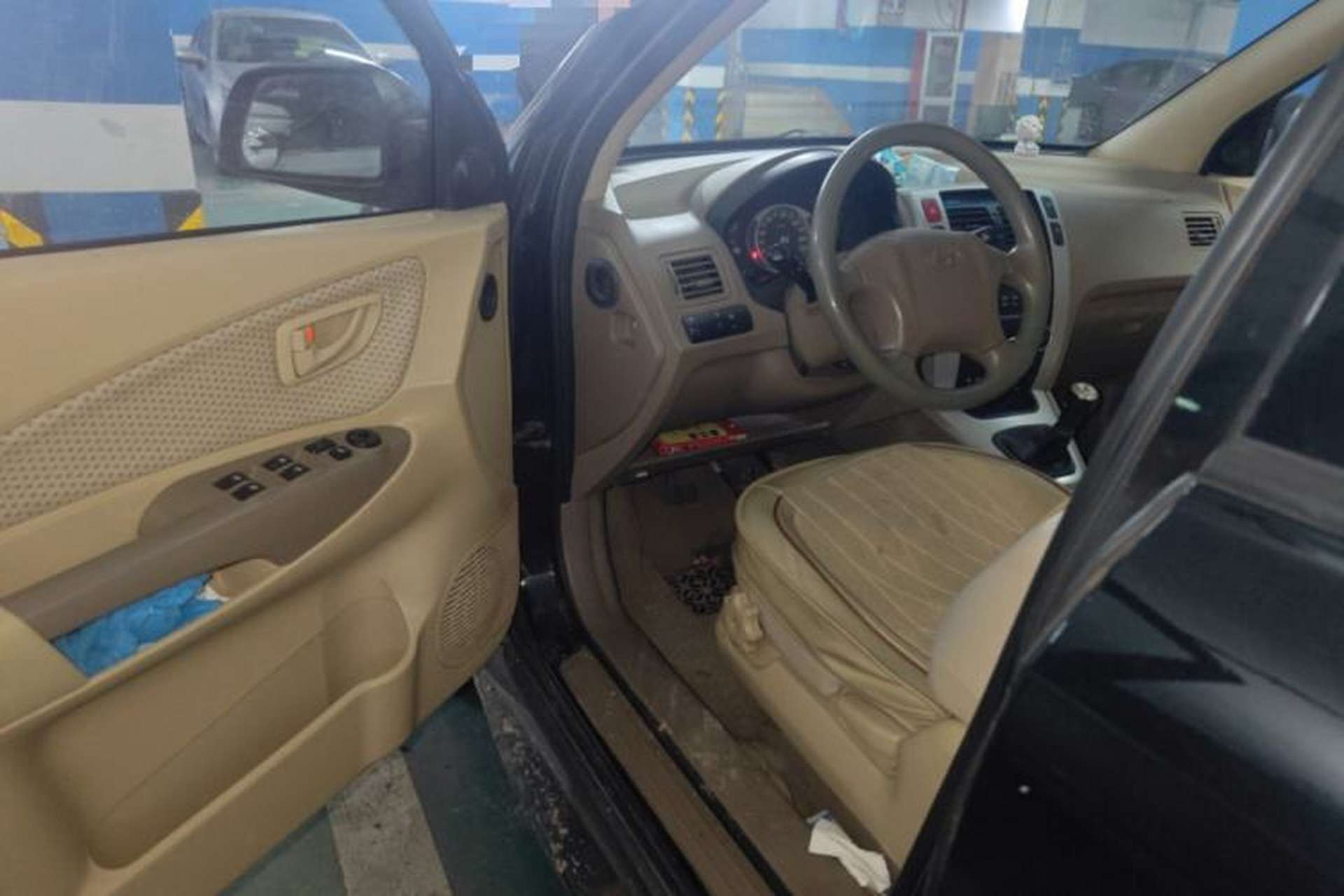 Used Hyundai Tucson 2013 2.0L Manual Two-Wheel Drive Fashion Edition Driver Seat