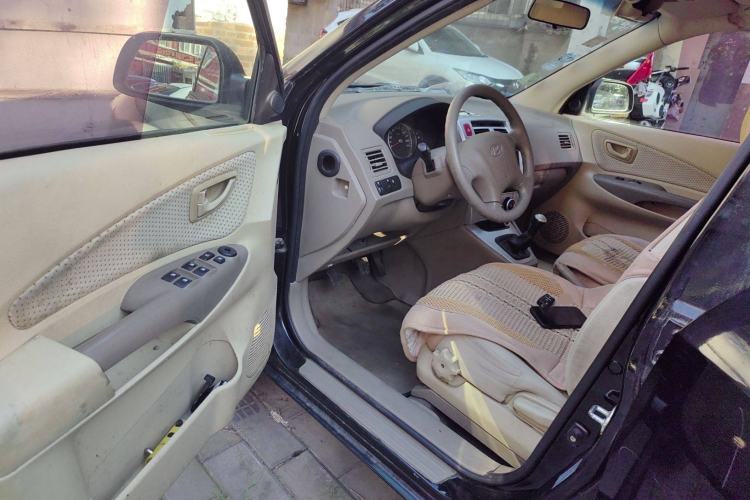 Used Hyundai Tucson 2013 2.0L Manual Two-Wheel Drive Fashion Edition Driver Seat