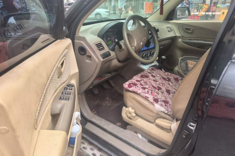 Used Hyundai Tucson 2013 2.0L Manual Two-Wheel Drive Fashion Edition Driver Seat