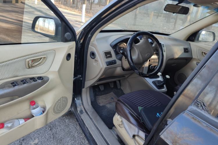 Used Hyundai Tucson 2013 2.0L Manual Two-Wheel Drive Fashion Edition Driver Seat