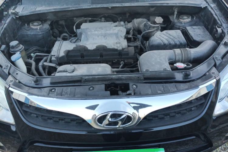 Used Hyundai Tucson 2013 2.0L Manual Two-Wheel Drive Fashion Edition Engine Bay