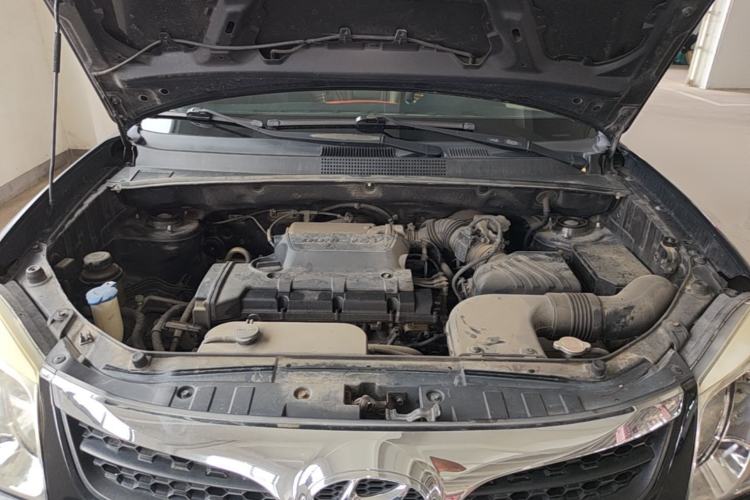 Used Hyundai Tucson 2013 2.0L Automatic Two-Wheel Drive Comfort Version Engine Bay