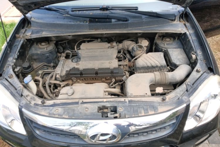 Used Hyundai Tucson 2013 2.0L Automatic Two-Wheel Drive Comfort Version Engine Bay