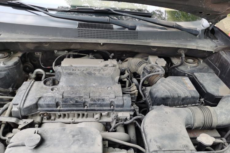 Used Hyundai Tucson 2013 2.0L Manual Two-Wheel Drive Fashion Edition Engine Bay
